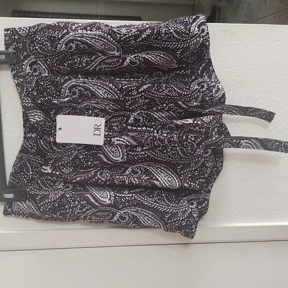 NWT DR2 shorts size large